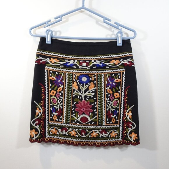 ERI ALI ANTHROPOLOGIE Black Embroidered Boho Mini Skirt Size S Scalloped Hem - Picture 1 of 6